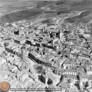 Vista aérea de Cáceres en 1960