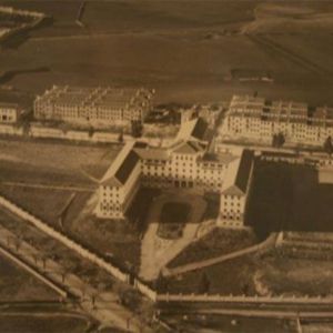 El Seminario terminado y el barrio de Pinilla casi terminado. Esta foto puede ser -no estoy seguro- de 1959 o 1960. Arriba a la iquierda el cementerio.- Tomada del archivo del Seminario Diocesano.