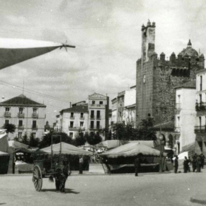 Plaza Mayor mercado de verano