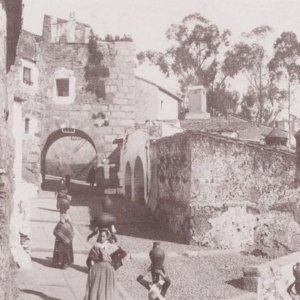 Aguadoras en el Arco del Cristo
