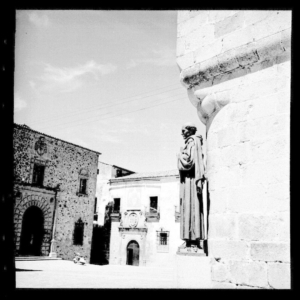 Estatua de San Pedro de Alcántara
