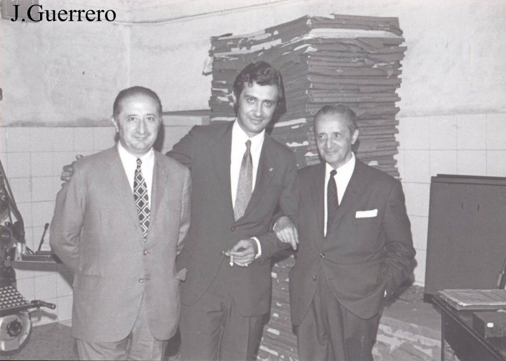 Antiguo director del diario Extremadura con dos colaboradores
