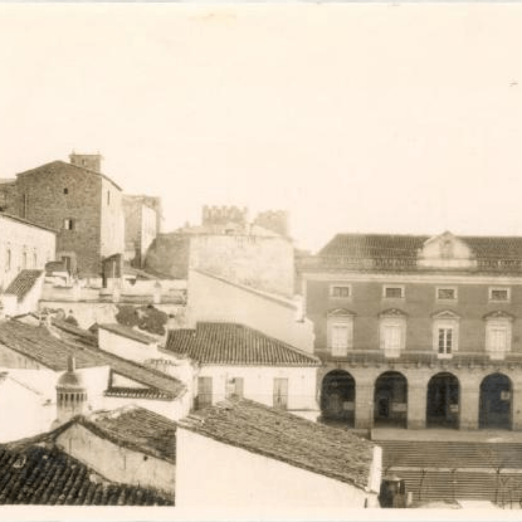 Ayuntamiento desde Torre de Bujaco