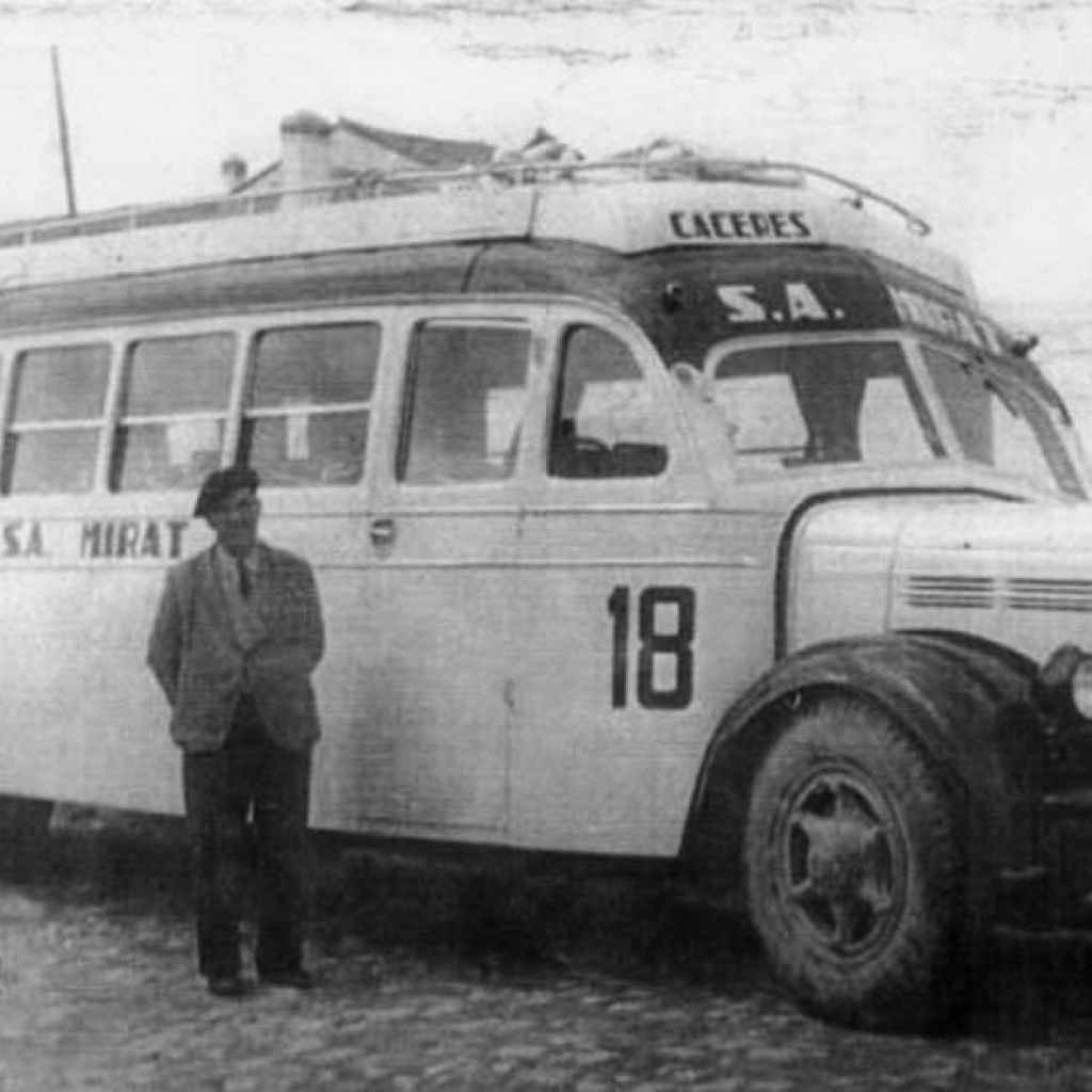 Autobús de línea de la Emprea MIRAT