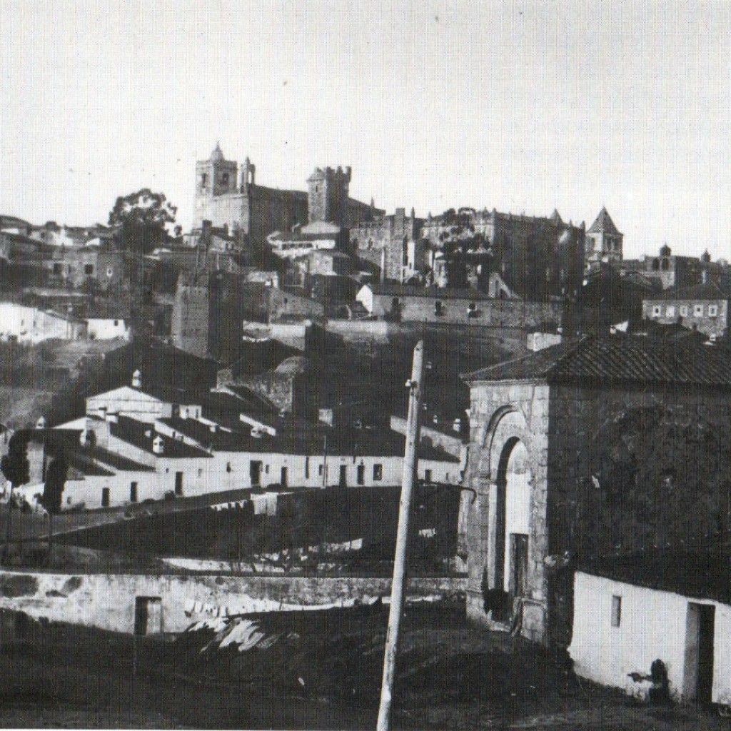 Vista parcial de Cáceres, ermita del Humilladero