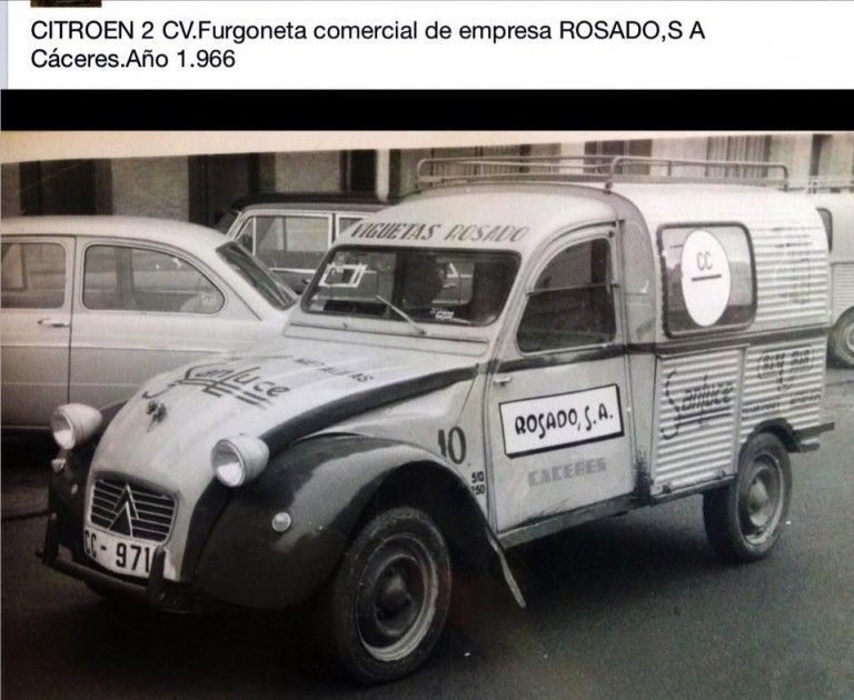 Coche comercial de la empresa Rosado S.A.