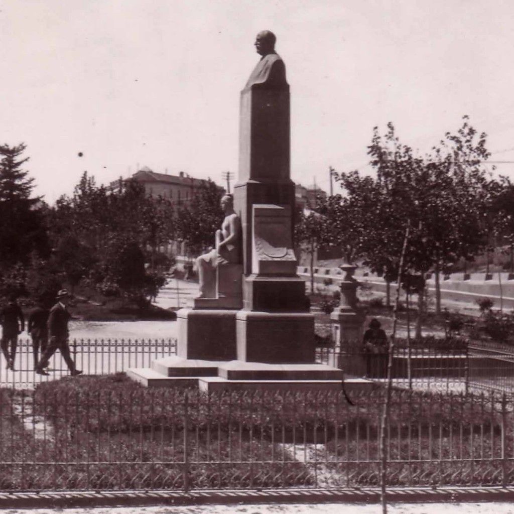 Monumento de Muñoz Chaves