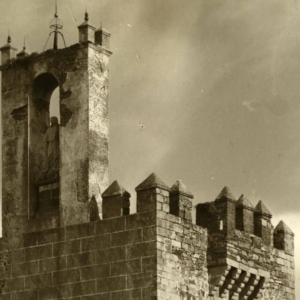 La Diosa Ceres encima de la Torre de Bujaco