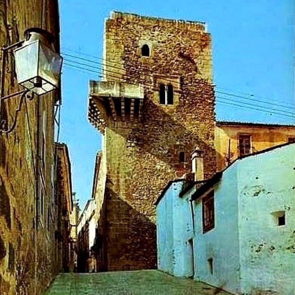 Torre de los Cáceres-Andrada, más conocida como de los Espaderos