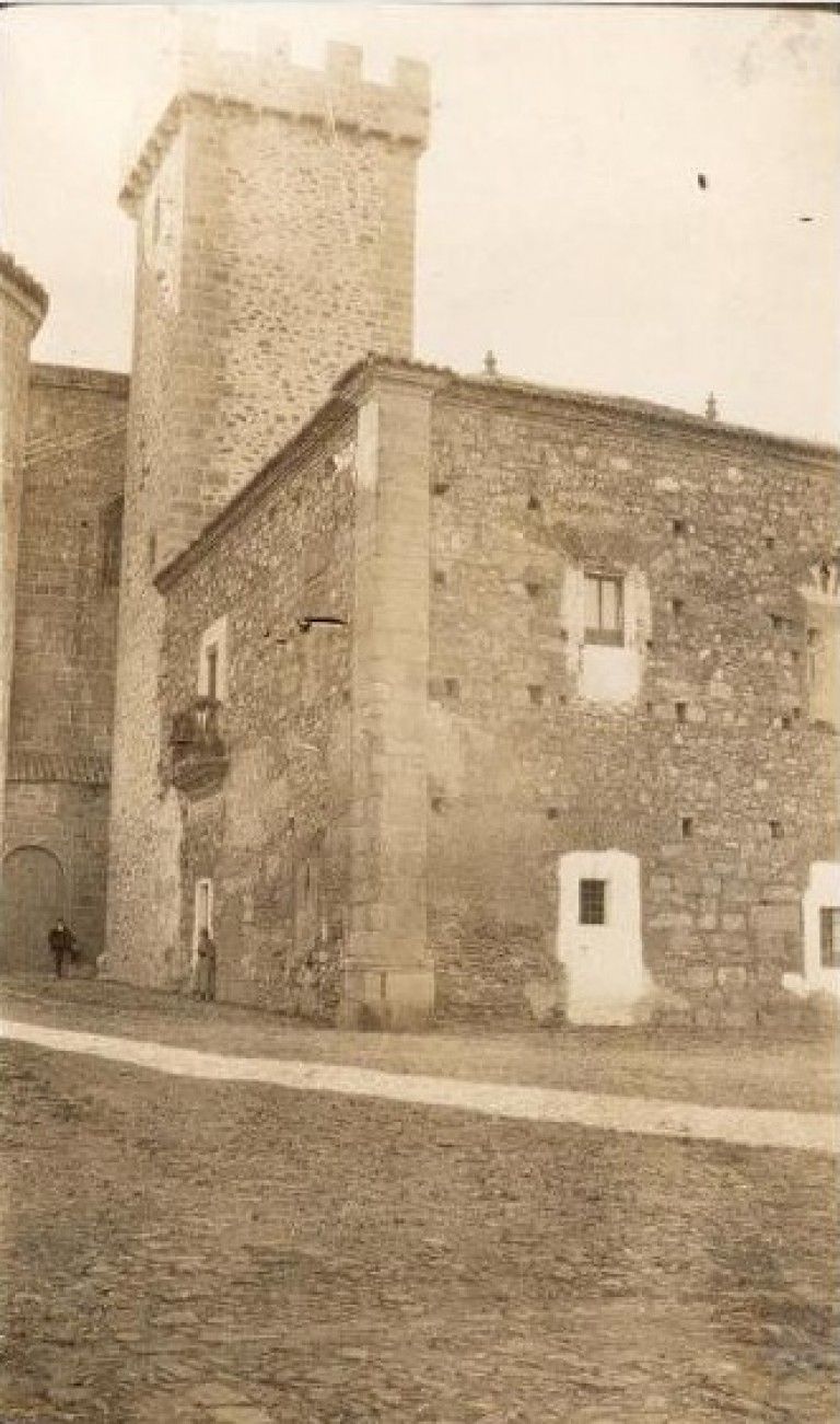 Palacio y Torre de las Cigüeñas