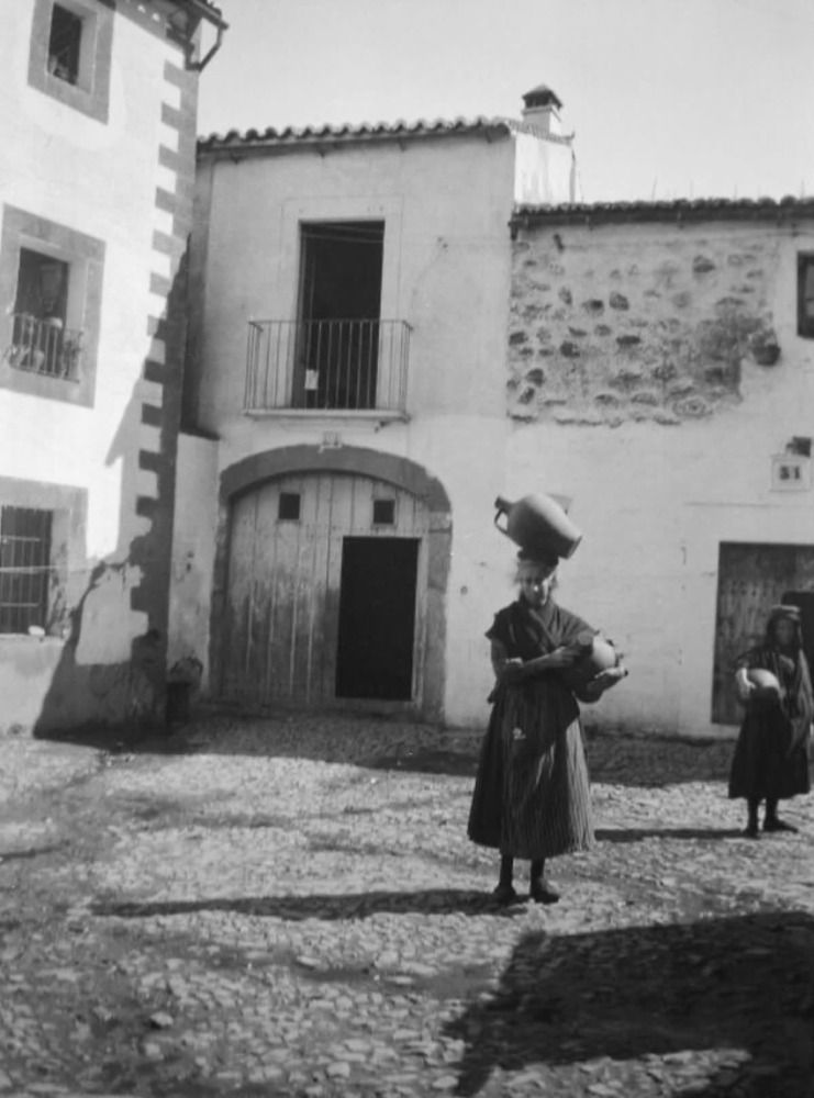 Dos aguadoras con sus cántaros