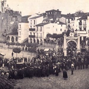 Llegada a Cáceres del Nuncio de SS. Monseñor Rogonesi