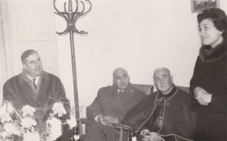 El alcalde Bustamante y el obispo Llopis Ivorra