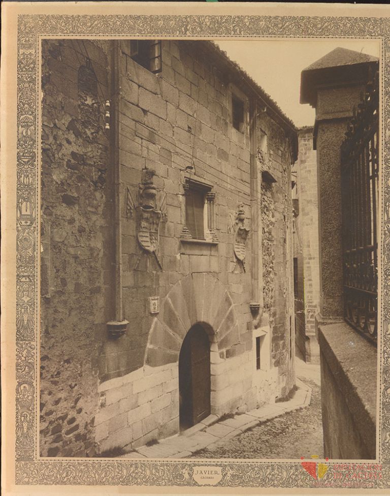 Casa de los Becerra de Cáceres