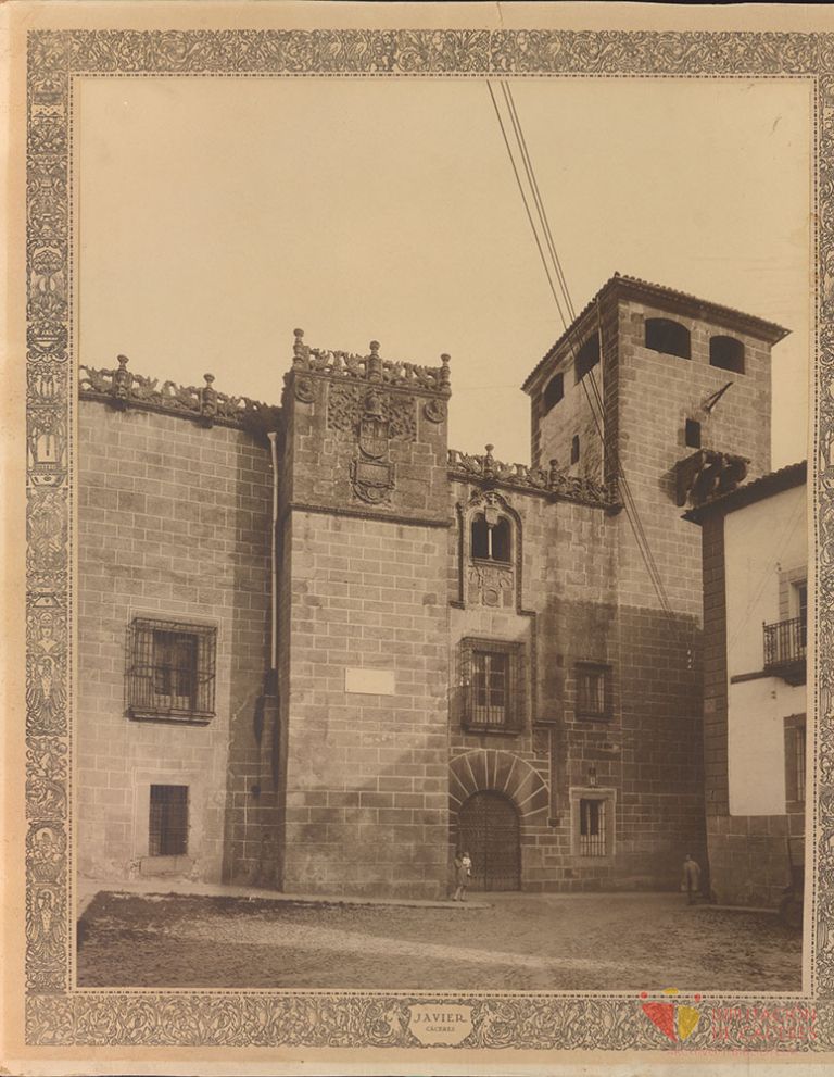 Palacio de los Golfines de Abajo de Cáceres
