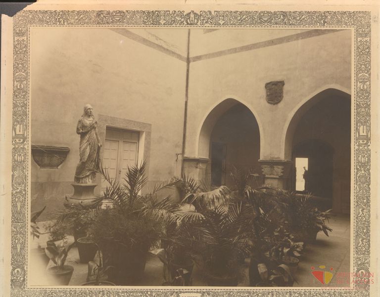 Patio del Palacio de Mayoralgo