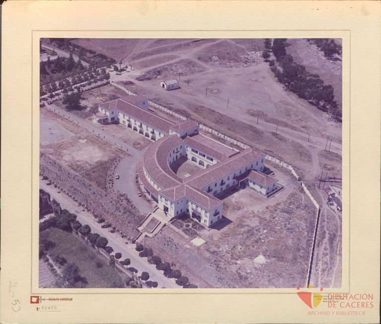 Vista aérea del Colegio Menor Donoso Cortés