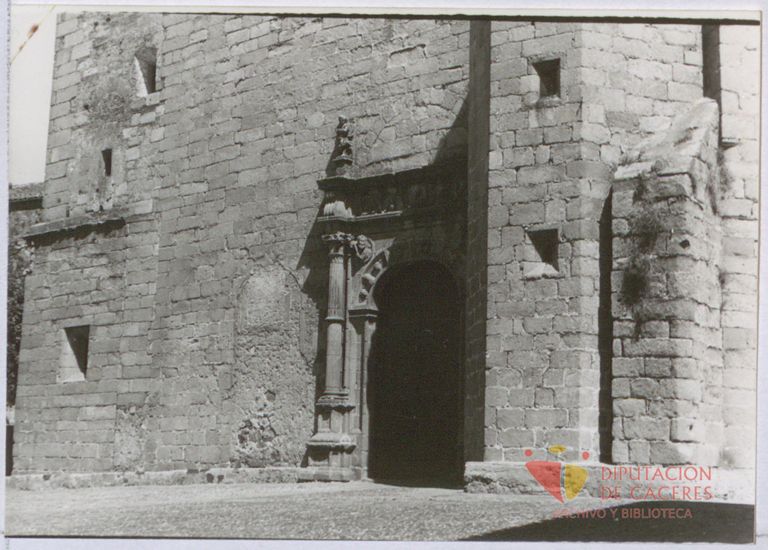 Puerta de la Iglesia de San Mateo de Cáceres