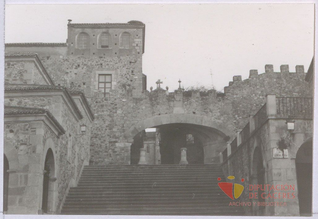 Arco de la Estrella de Cáceres