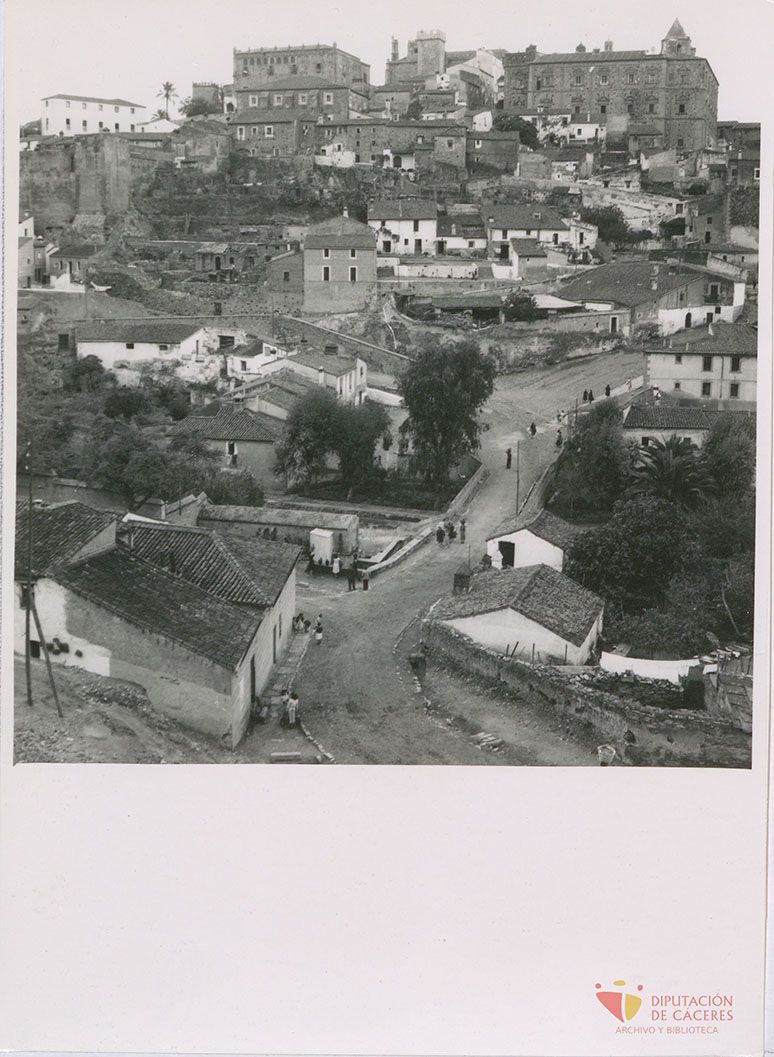 Vista de Fuente Concejo y parte antigua de Cáceres