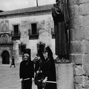 Esperando la procesión