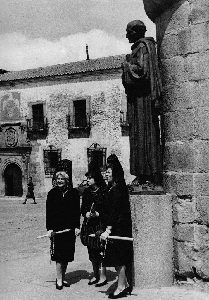 Cacereñas de mantilla