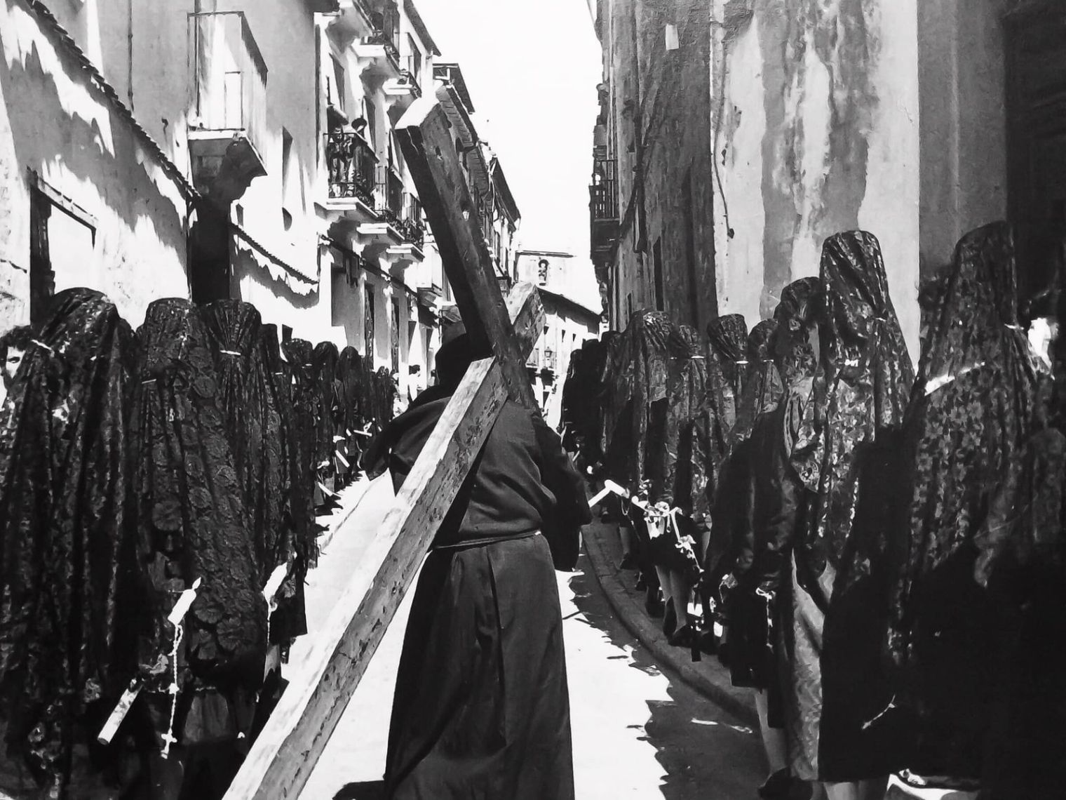 Mujeres de mantilla en Semana Santa
