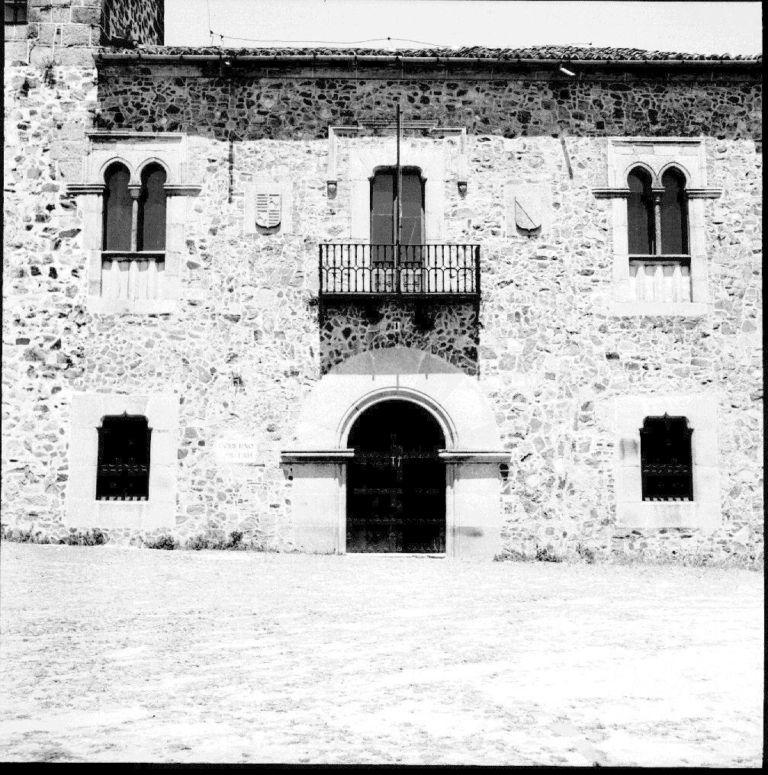 Casa Cáceres-Ovando