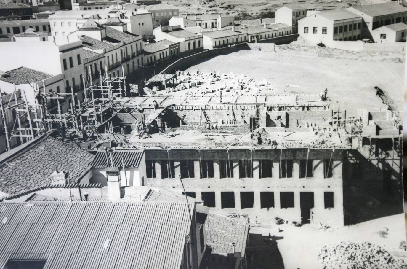 Construcción del edificio de la Escuela de Maestría