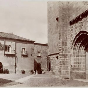 Iglesia de Santa María, Palacio de Mayoralgo y Palacio Episcopal