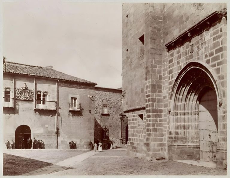 Iglesia de Santa María, Palacio de Mayoralgo y Palacio Episcopal