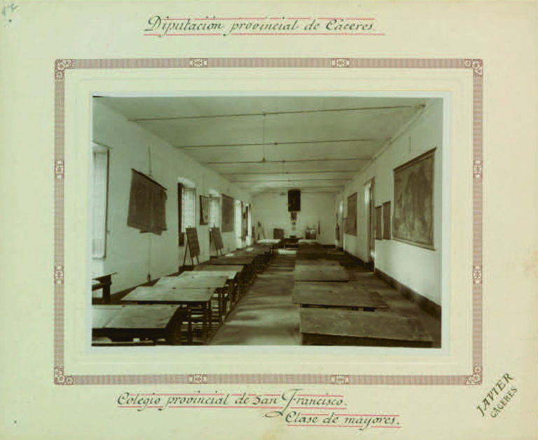 Clase de Mayores. Colegio provincial de San Francisco