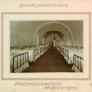 Dormitorio de mayores. Colegio provincial de San Francisco