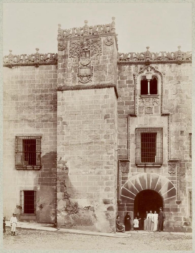 Palacio de los Golfines de Abajo