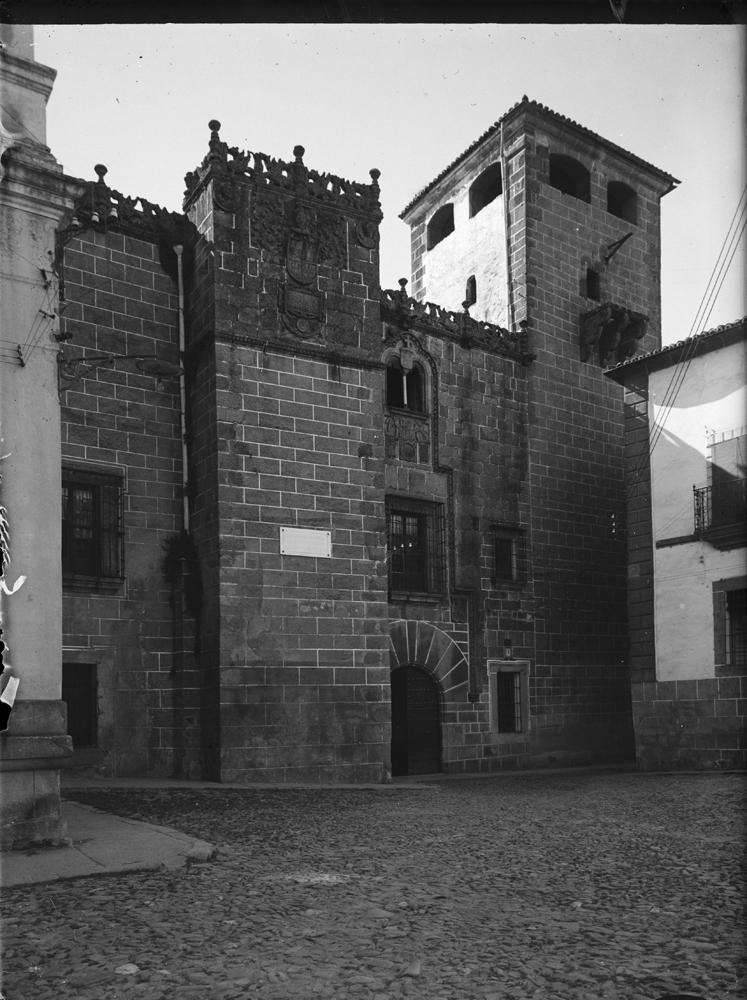 Palacio de los Golfines de Abajo