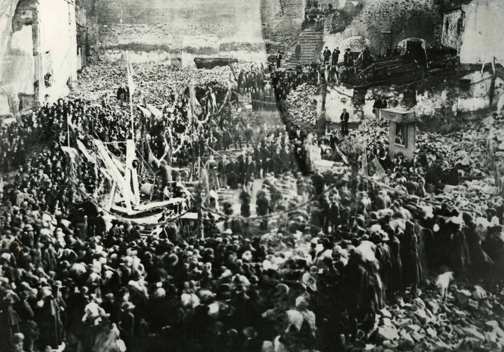 Primera piedra del Ayuntamiento de Cáceres