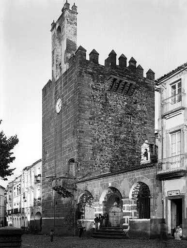 Torre Bujaco y Ermita de La Paz