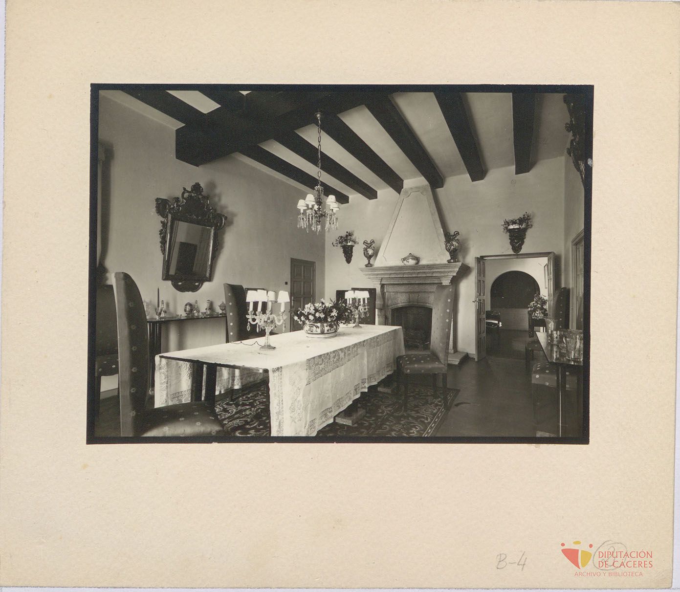Casa Pedrilla de Cáceres Comedor
