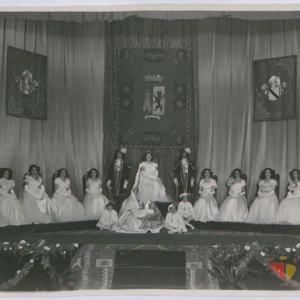 Reina y Damas de Honor de los Juegos Florales de Cáceres