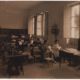 Alumnas del Colegio Provincial de la Inmaculada en clase de costura