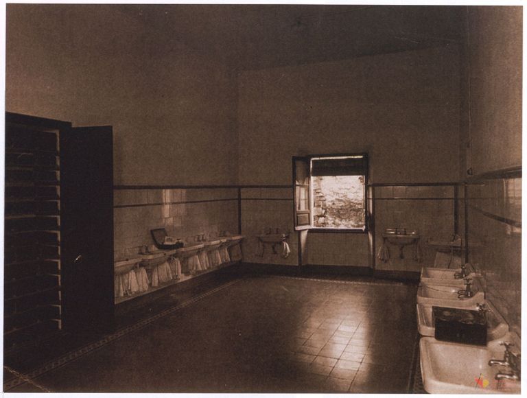 Aseo del Colegio Provincial de la Inmaculada de Cáceres