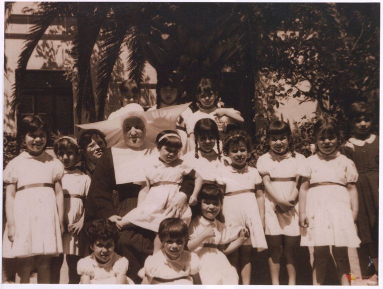 Retrato de grupo de alumnas del Colegio Provincial de la Inmaculada de Cáceres