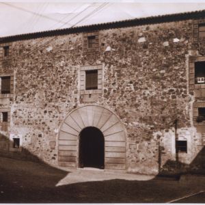 Fachada del Colegio Provincial de la Inmaculada de Cáceres