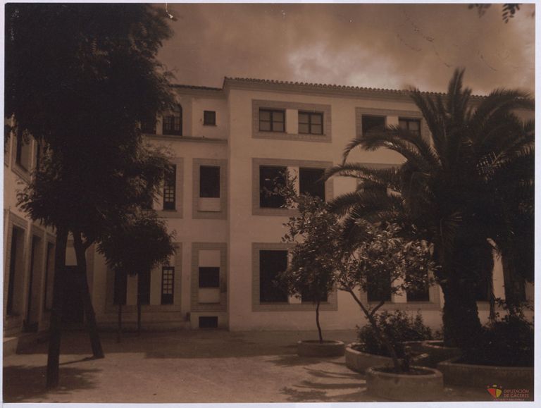 Patio del Colegio Provincial de la Inmaculada de Cáceres