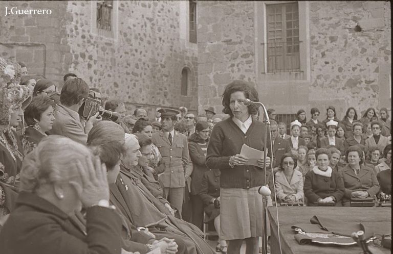 Inauguración de la Residencia Femenina Pilar Primo de Rivera