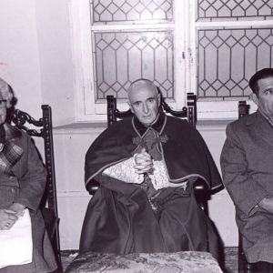 El Obispo D. Manuel Llopis en la Parroqia de Fátima