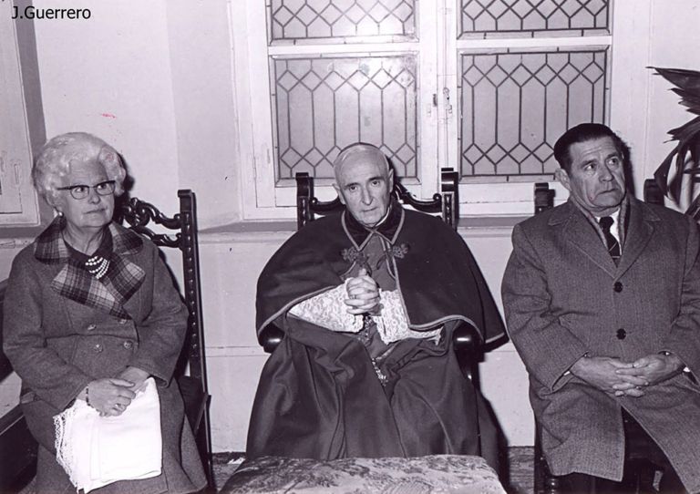El Obispo D. Manuel Llopis en la Parroqia de Fátima