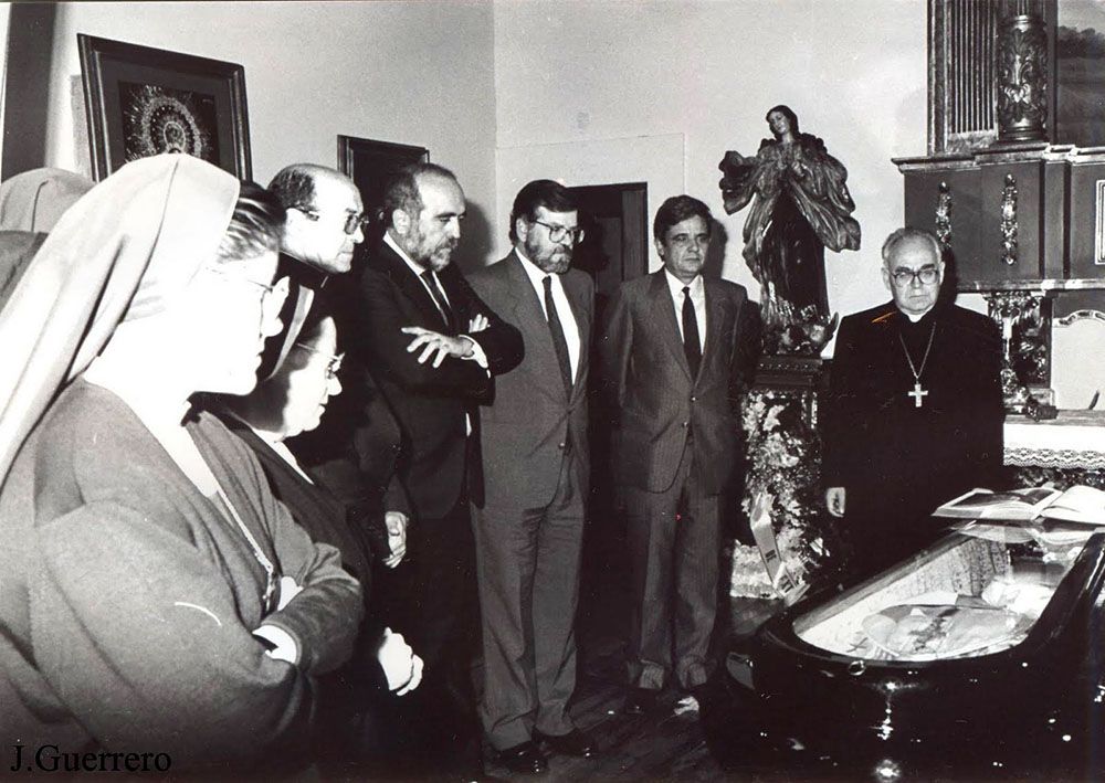 Rodríguez Ibarra velando el cadáver del Obispo Don Jesús Domínguez Gómez