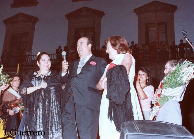 El Maestro Solano con Juanita Reina e Imperio Argentina