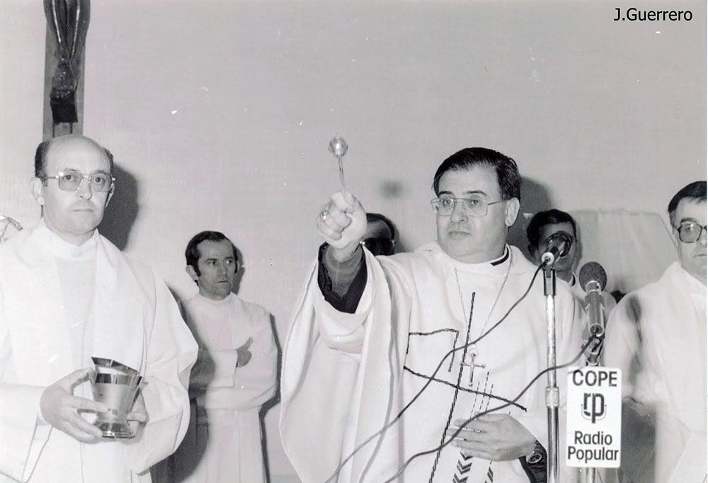 El Obispo Don Jesús en la inauguración de la Parroquia Virgen de Guadalupe
